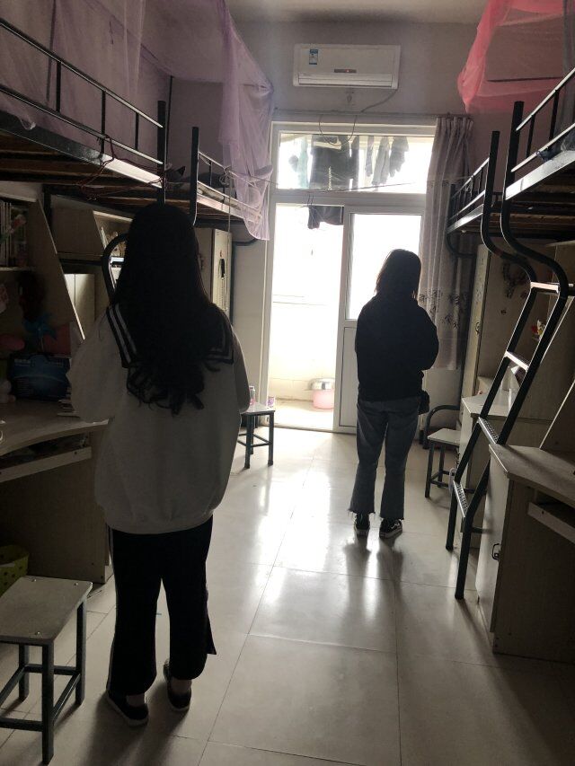 经贸系宿舍卫生大检查-滁州职业技术学院