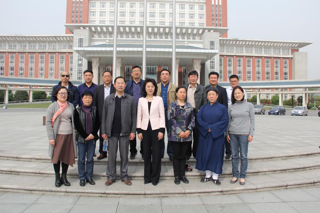 理,市政协委员穆松与学院在任市政协委员秦蔚芬,陶会平,张亚芳等老师