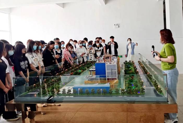 https://www.chzc.edu.cn/__local/7/CB/9F/1616FA8ED6BC596BC08311C4A65_C2E21D01_3B0E9.jpg https://www.chzc.edu.cn/__local/7/CB/9F/1616FA8ED6BC596BC08311C4A65_C2E21D01_3B0E9.jpg