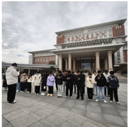 信息工程学院：开展国家宪法日教育系统“宪法晨读”活动