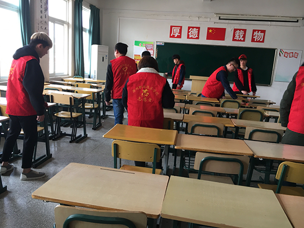 3月20日开展学雷锋在行动活动-2.png