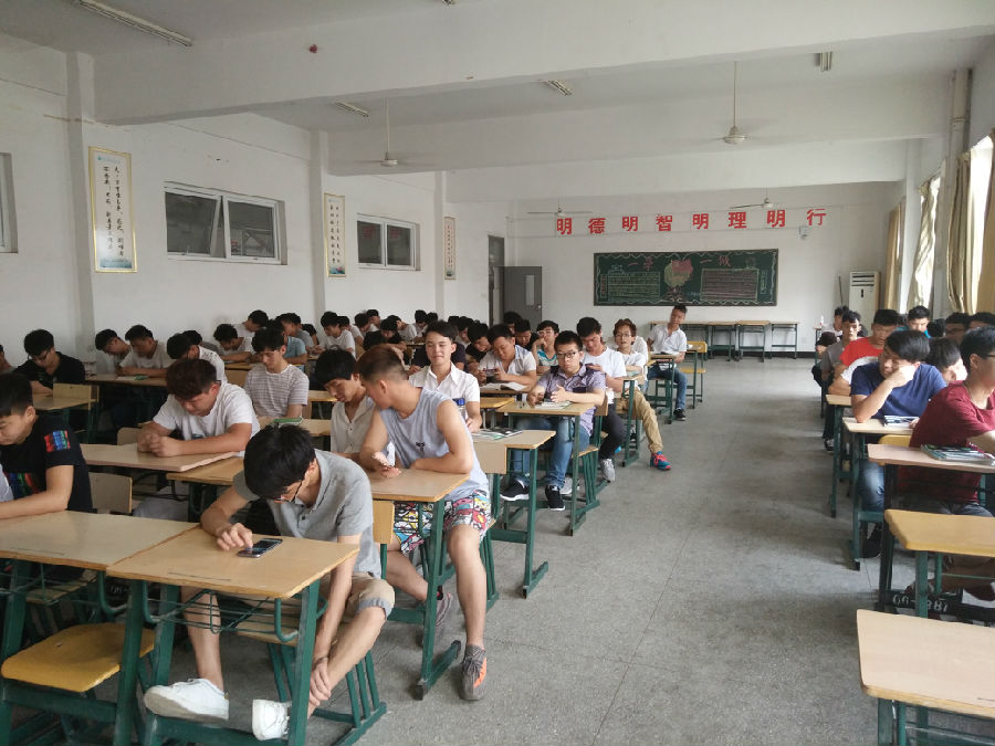 机制团支部开展“诚信资助1.jpg